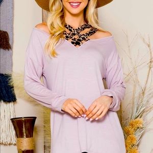 V neck leopard cross top